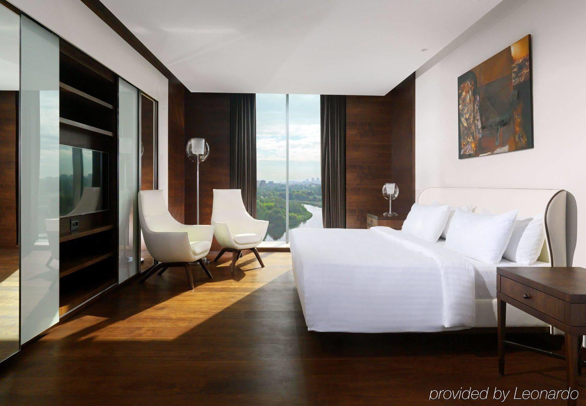 Minsk Marriott Hotel Екстериор снимка